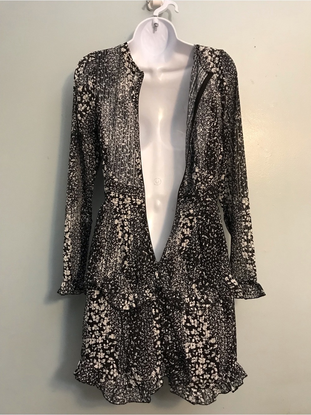 Lulu's Black & White Floral Long-Sleeve V-Neck Mini Dress - Picture 2 of 10
